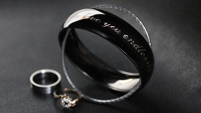 Engraving on bracelets